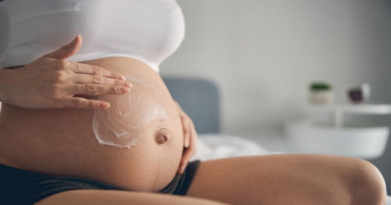 7 maneiras certas de cuidar da pele depois do parto 3 Essa é a maneira certa de cuidar da pele depois do parto