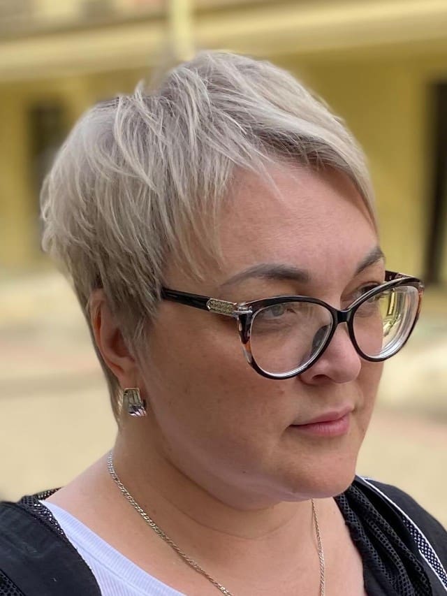 9 cortes modernos para usar com óculos de grau