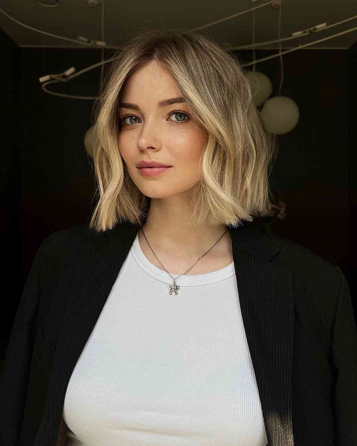 9 cortes de cabelo feminino rejuvenescedor 8 Bob texturizado com movimento natural