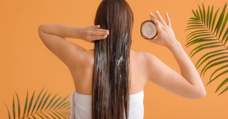 Como fazer a umectação no cabelo com óleo de coco? 6 Como fazer a umectação no cabelo com óleo de coco?